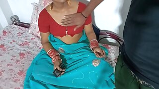 asian Ghar me Kam karte huye biwi ko akle me pati ne chod liya, indian hindi Hd porn video close-up hardcore